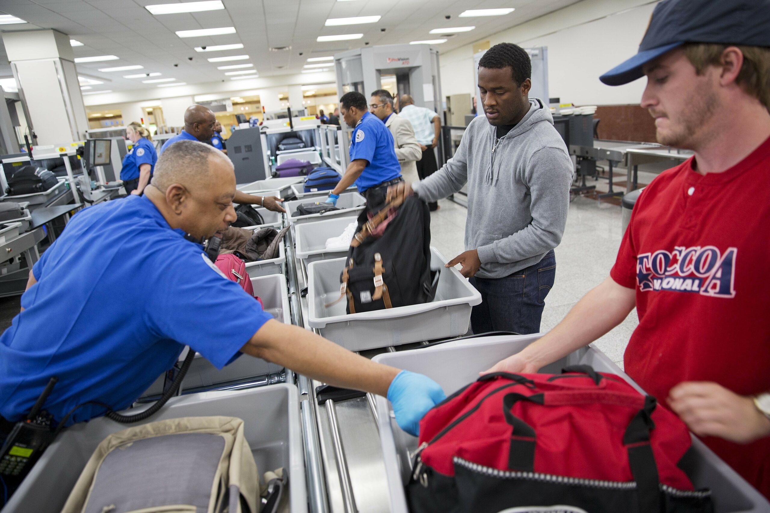 TSA to require separate X-ray screening of electronics larger than a cellphone