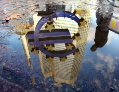 Euro healing, but still distant No. 2 to US dollar