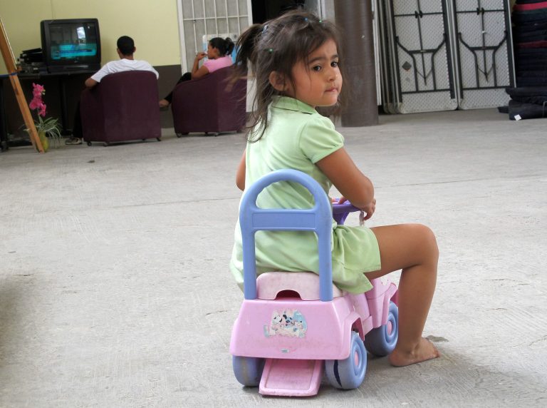 Rumors of asylum raise hopes for migrant families