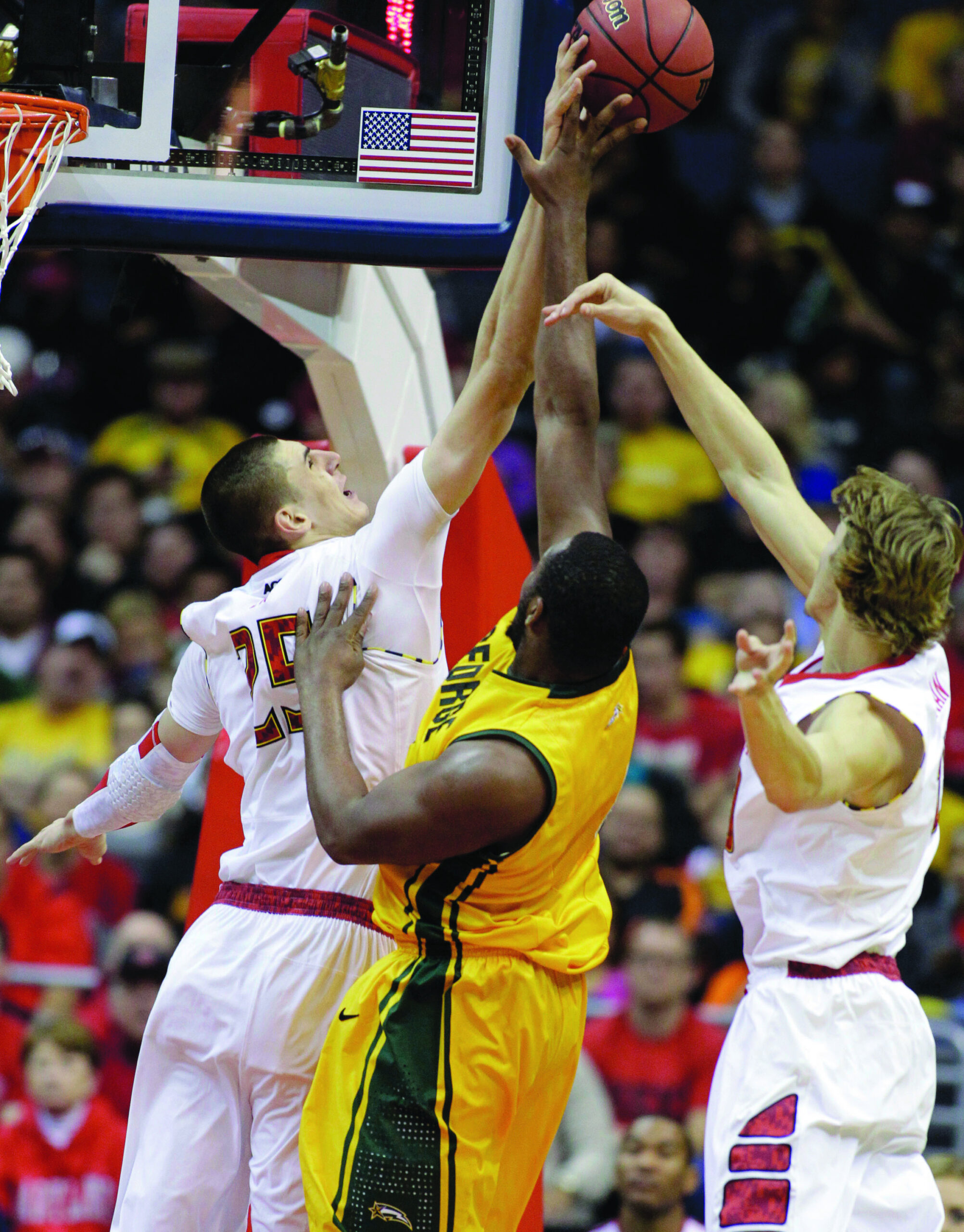 George Mason’s Erik Copes stuck in the blocks