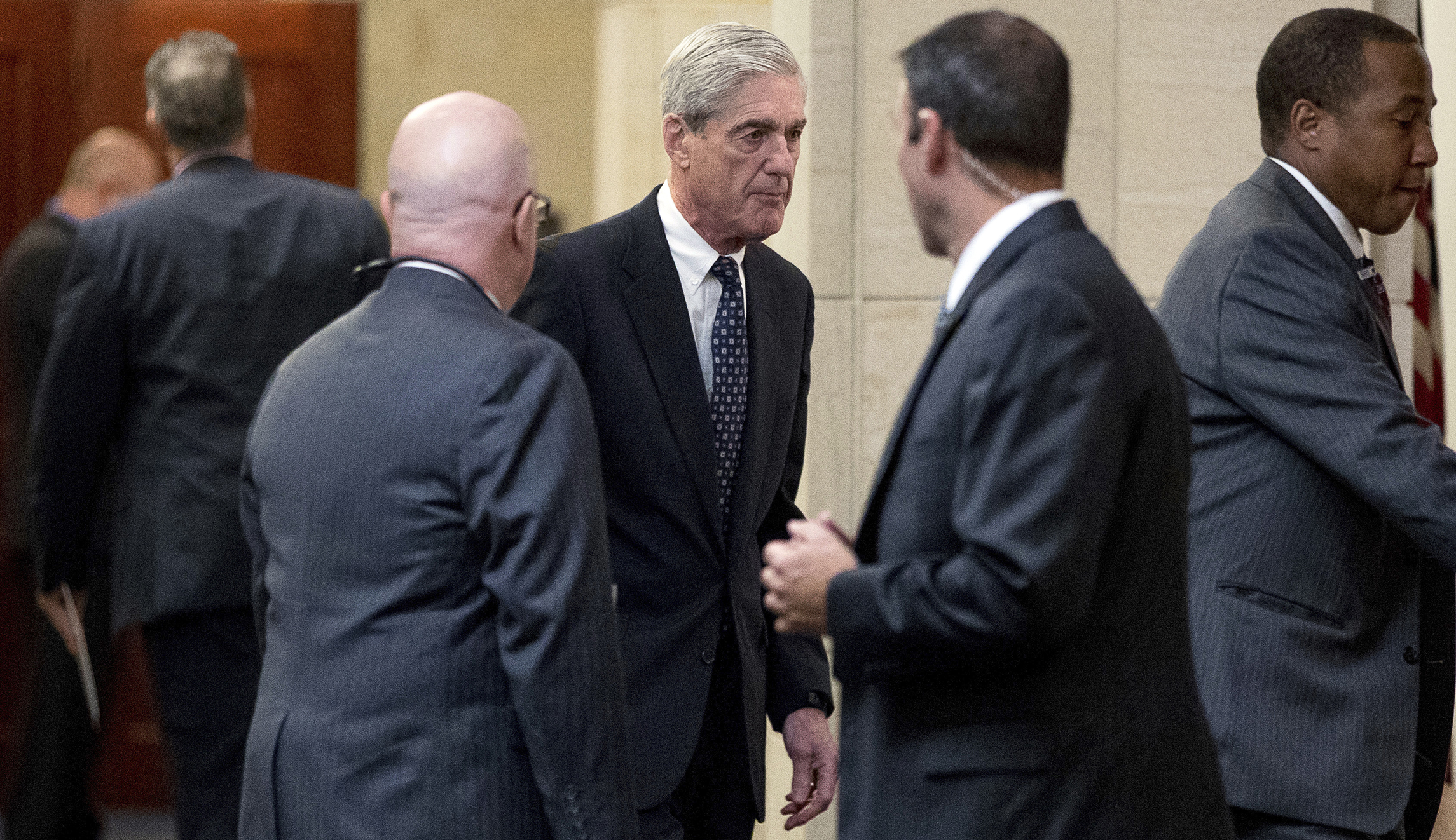 Robert Mueller maintains radio silence with the press
