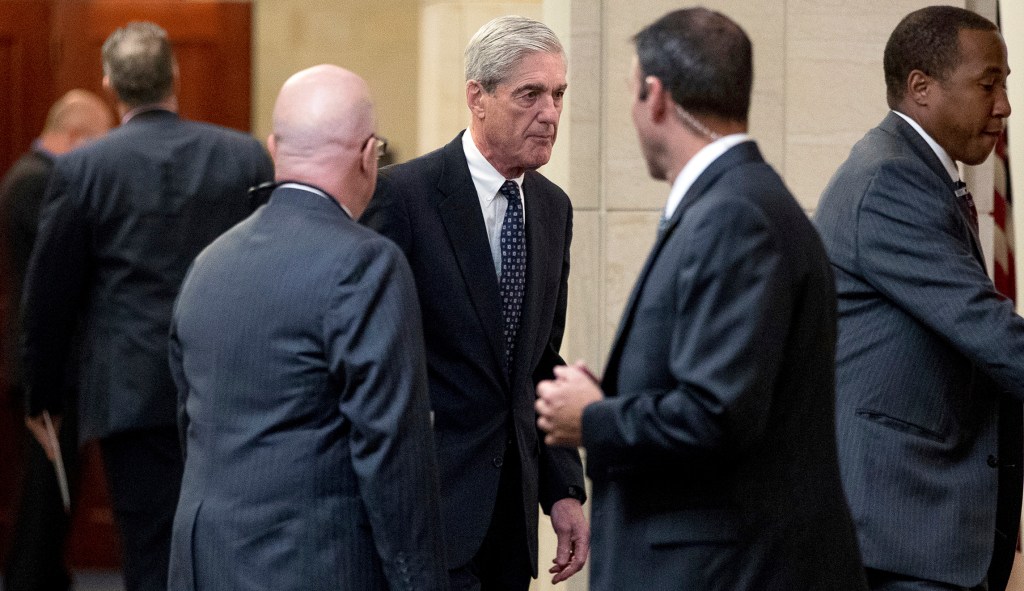 Robert Mueller maintains radio silence with the press