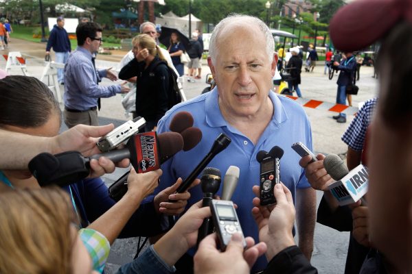 Illinois governor hopefuls launch new accusations