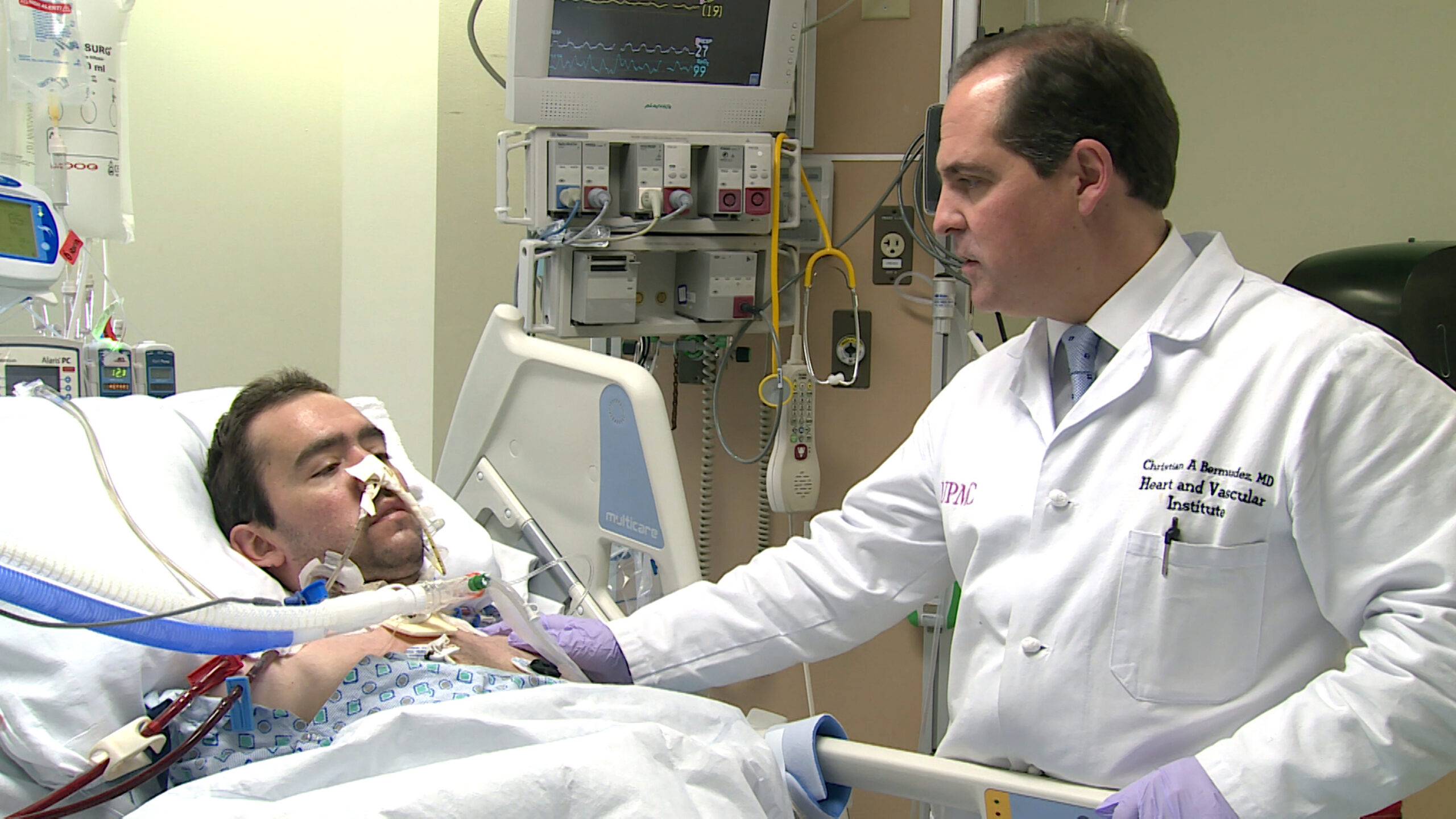Unapproved device buys time for new pair of lungs