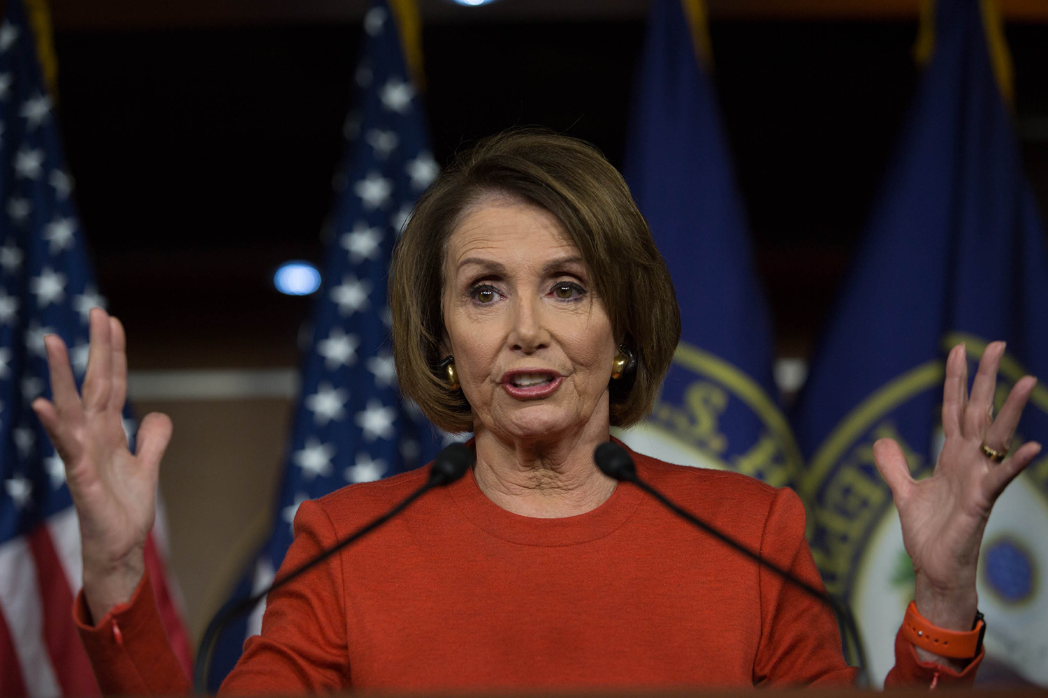 Pelosi goes easy on Democrat for crude, ‘sexist’ remark about Conway