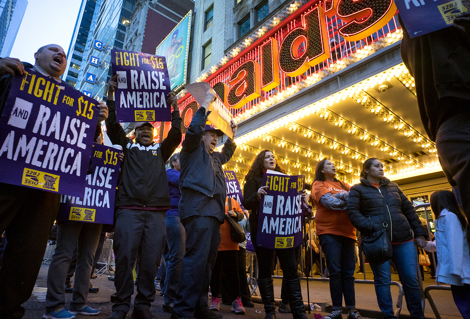 In reversal, Trump calls for raising the minimum wage