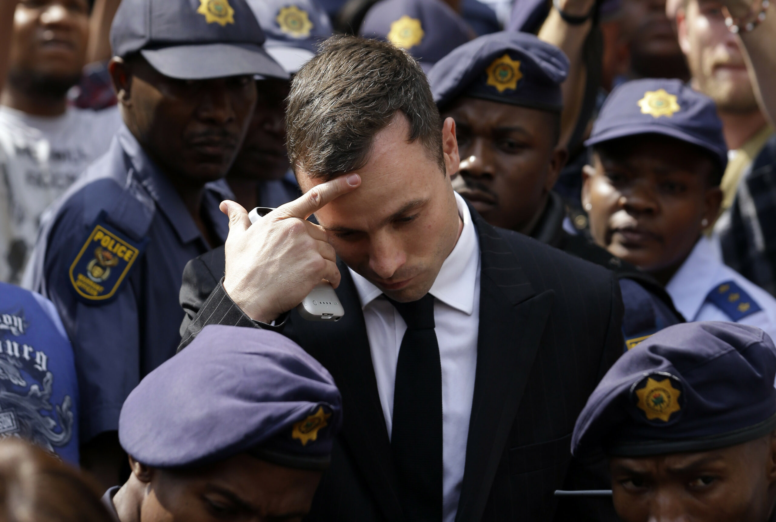 Psychologist says Pistorius is ‘broken man’
