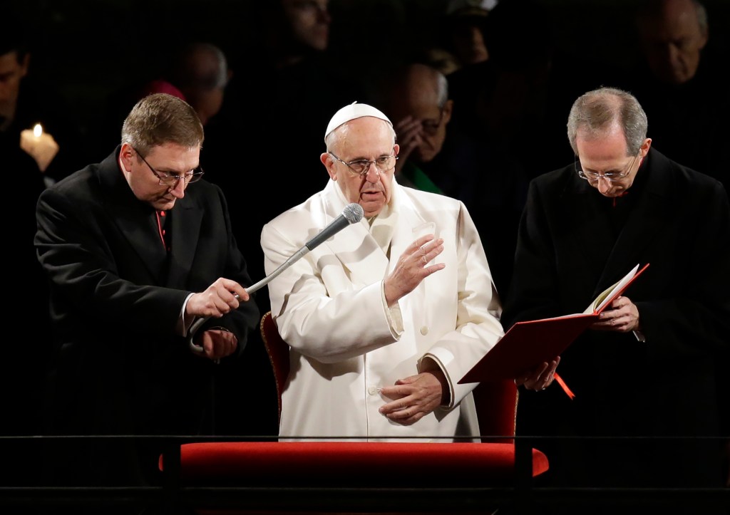 On Good Friday, pope delivers message to Islamic State