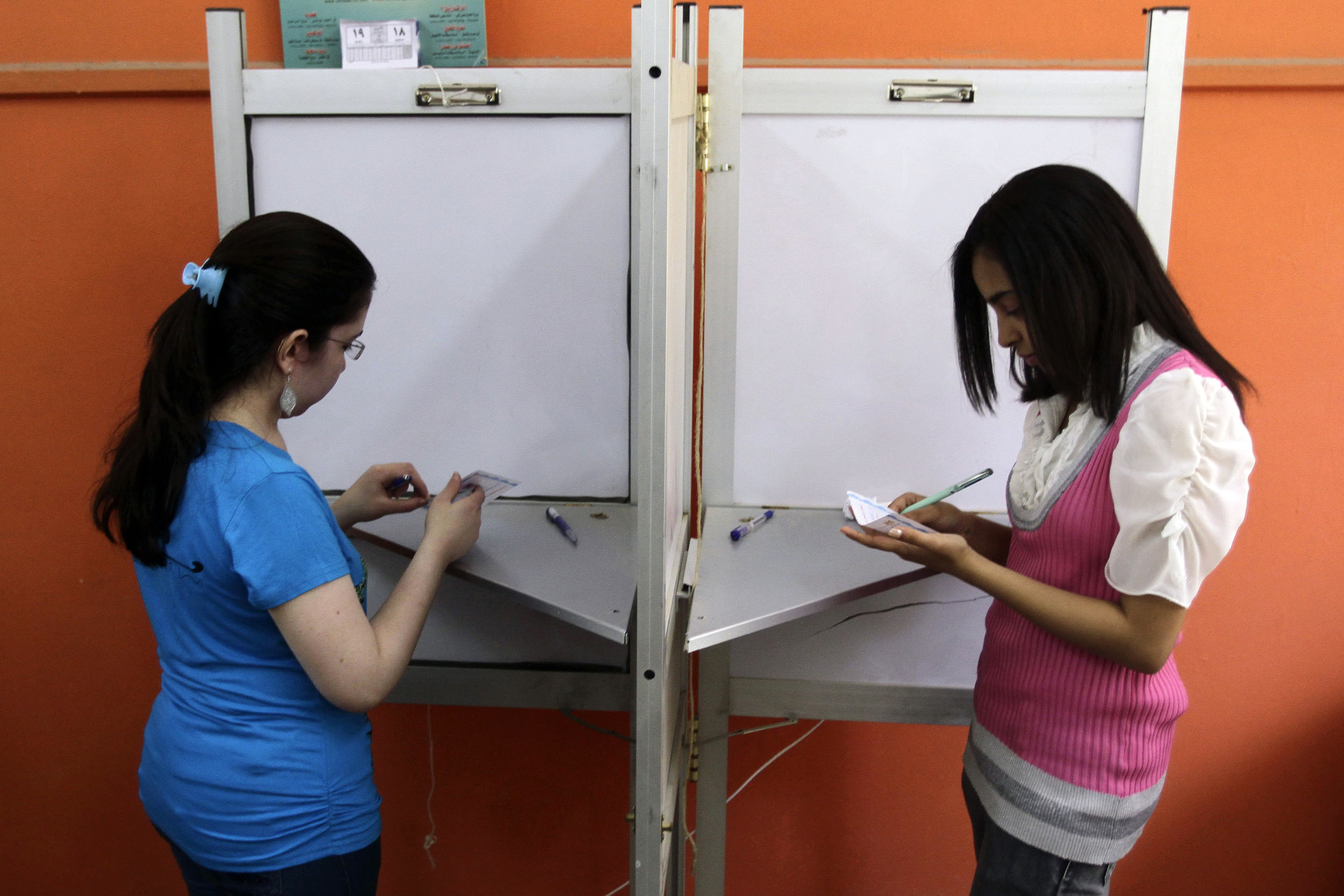 Pro-military fervor at polls as Egyptians vote