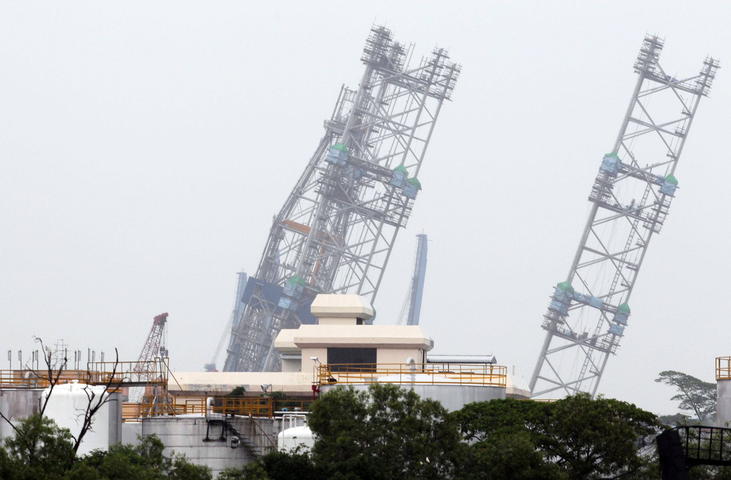 Shipyard accident injures 89 workers in Singapore