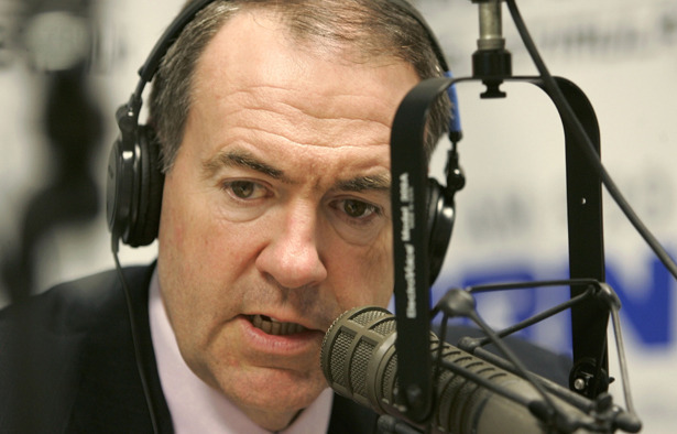 Mike Huckabee quits radio show, sets sights on 2016 election