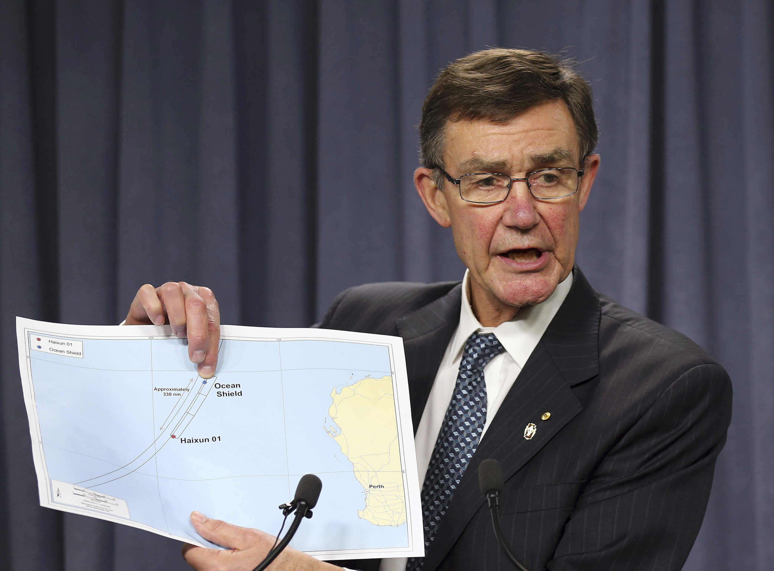 ‘Promising lead’ emerges in hunt for Flight 370
