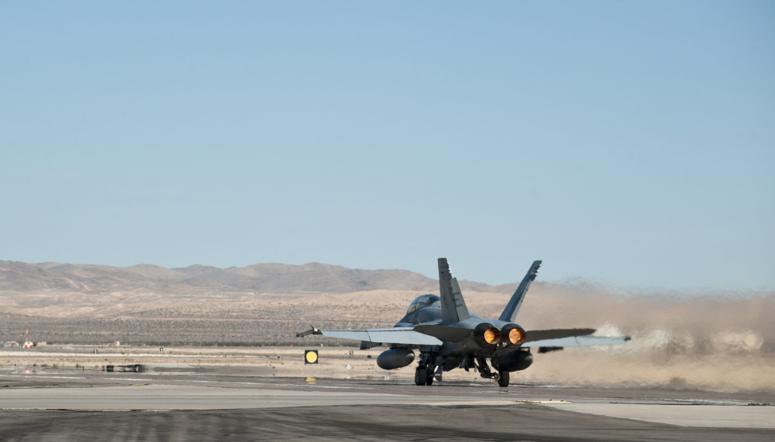Marine pilot dies in California jet crash