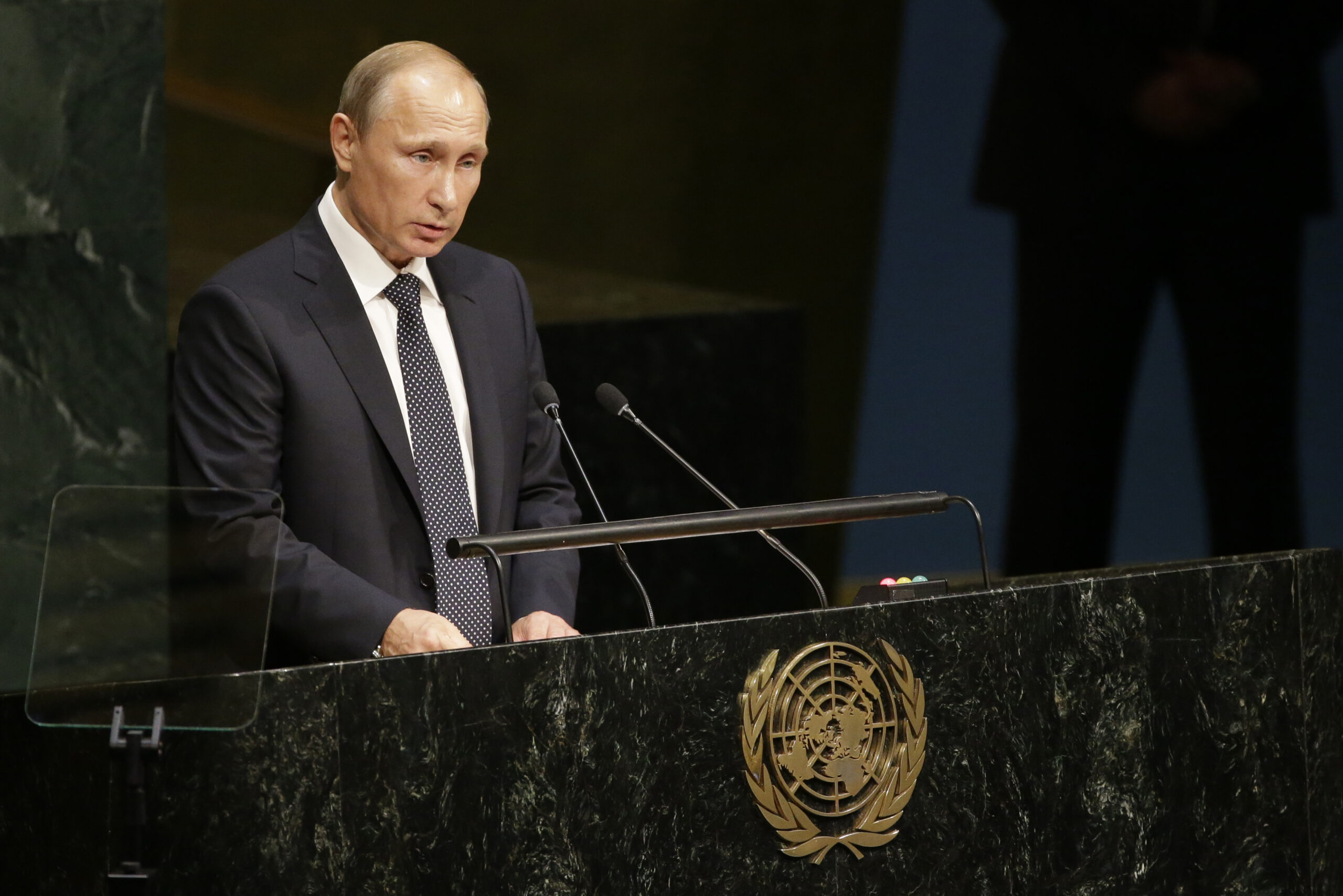 Putin dismisses U.S. effort against ISIS