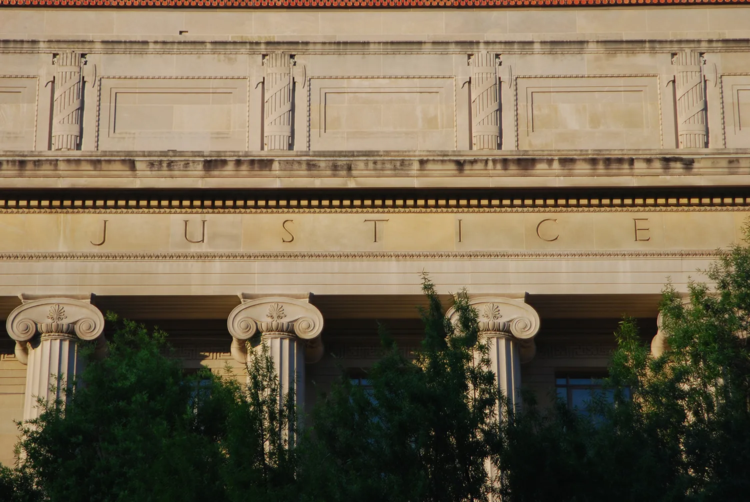 If you want the feds’ money, cooperate with the feds