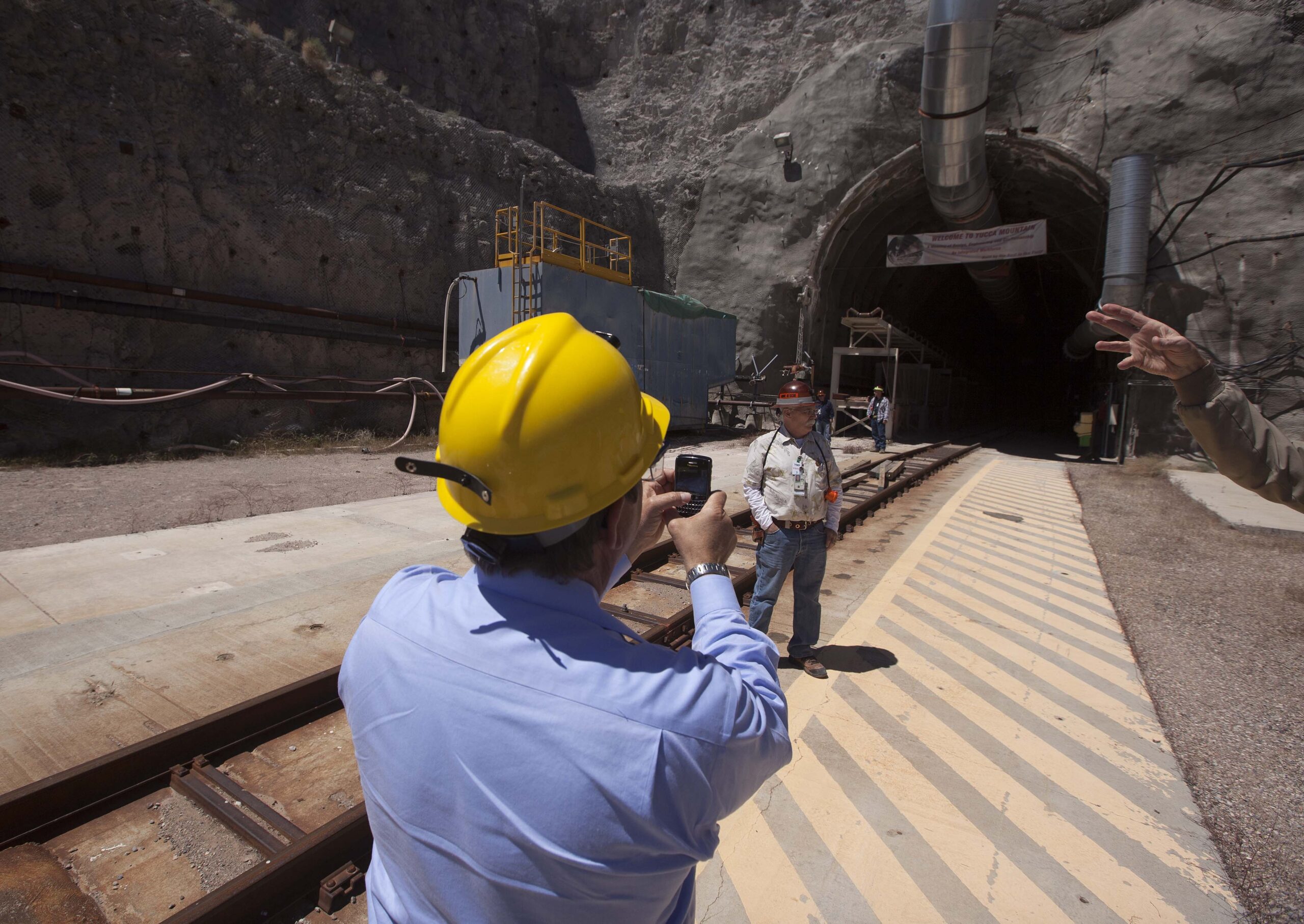 Court orders Obama to decide on Yucca Mountain nuclear waste site