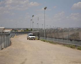 Perry Reiterates Opposition to U.S.-Mexico Border Fence