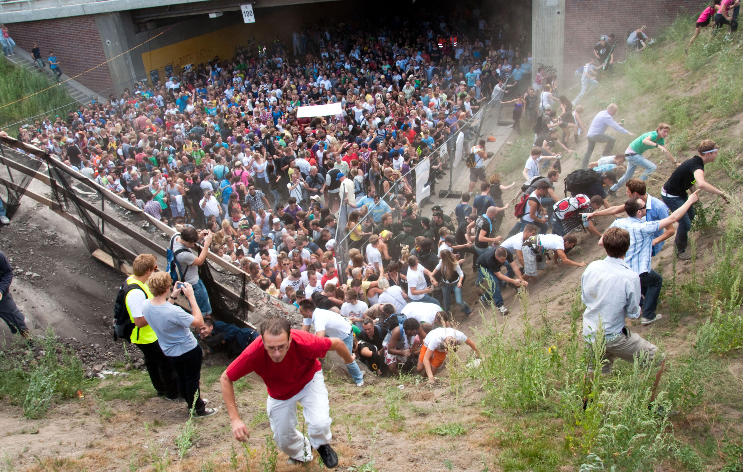 Germany: 10 charged in deaths at 2010 Love Parade