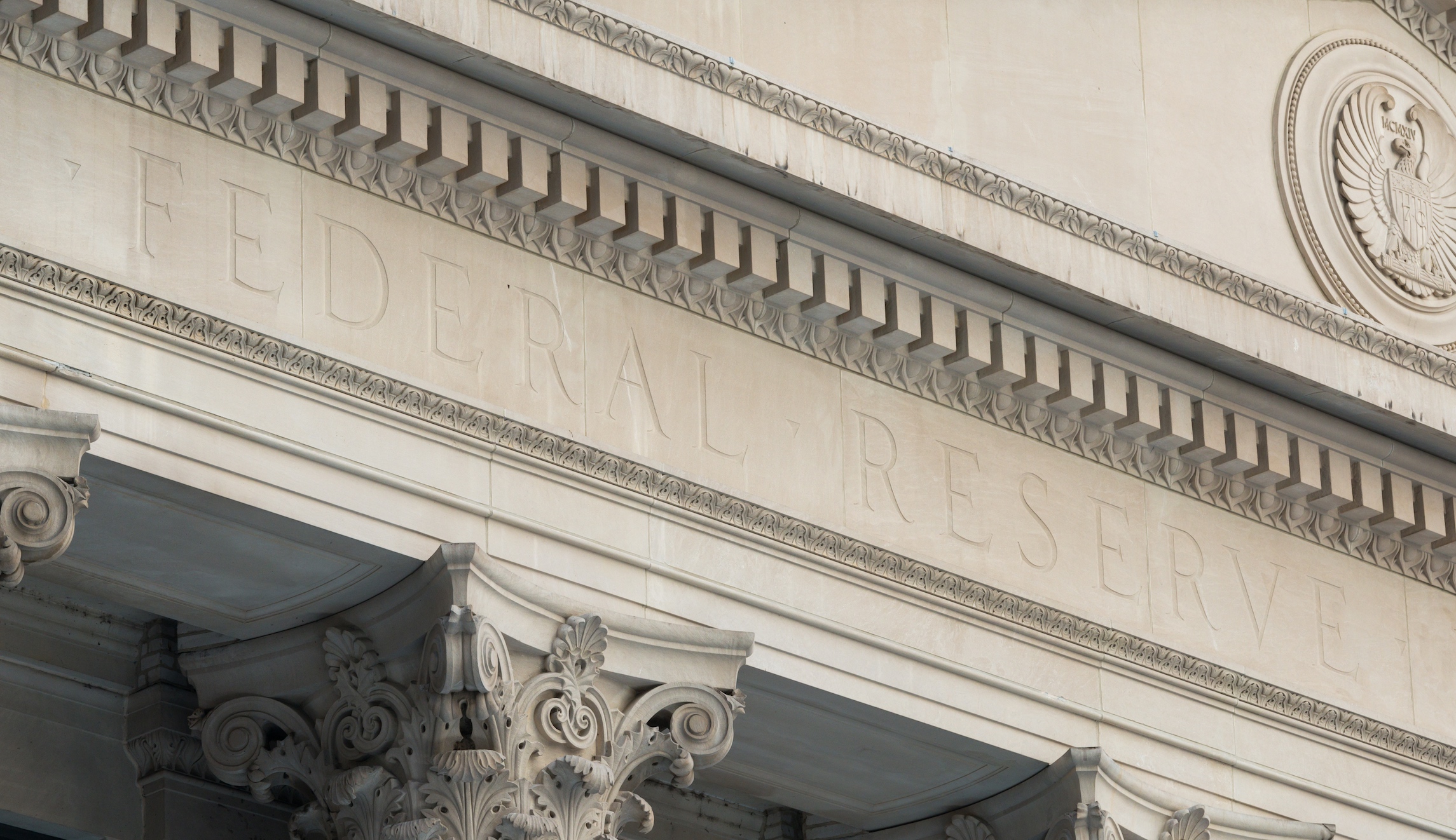 Economic growth projected to slip well below 3 percent this quarter