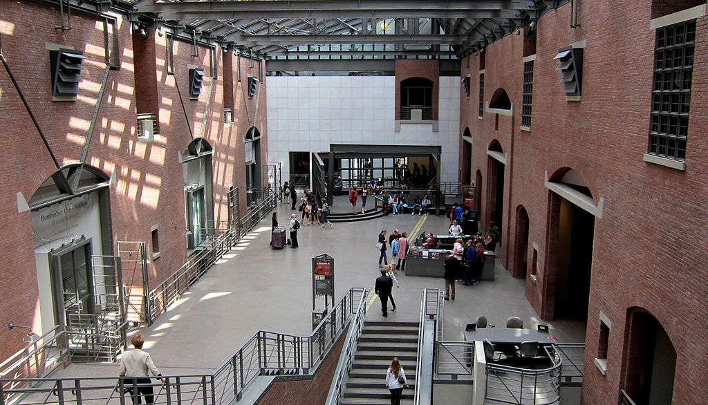 U.S. Holocaust Museum: Let’s not ‘turn our backs on’ Syrian refugees