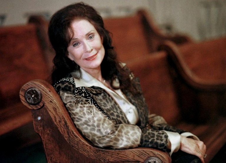 ‘Coal Miner’s Daughter’ Loretta Lynn dead at 90