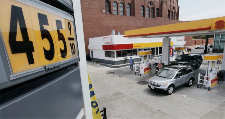   Premium gas at a station is selling at $4.55 per gallon at a north side station, Monday, June 11, 2012, in Chicago. U.S. oil production topped 6 million barrels a day in the first quarter of 2012, which was a 14-year high, according to the Energy Information Administration. (AP Photo/M. Spencer Green)  