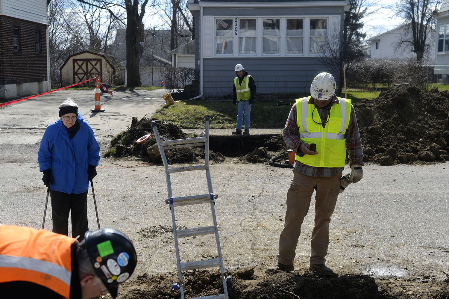 Officials back off Aug. date for safe Flint water