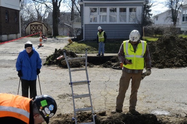 Officials back off Aug. date for safe Flint water