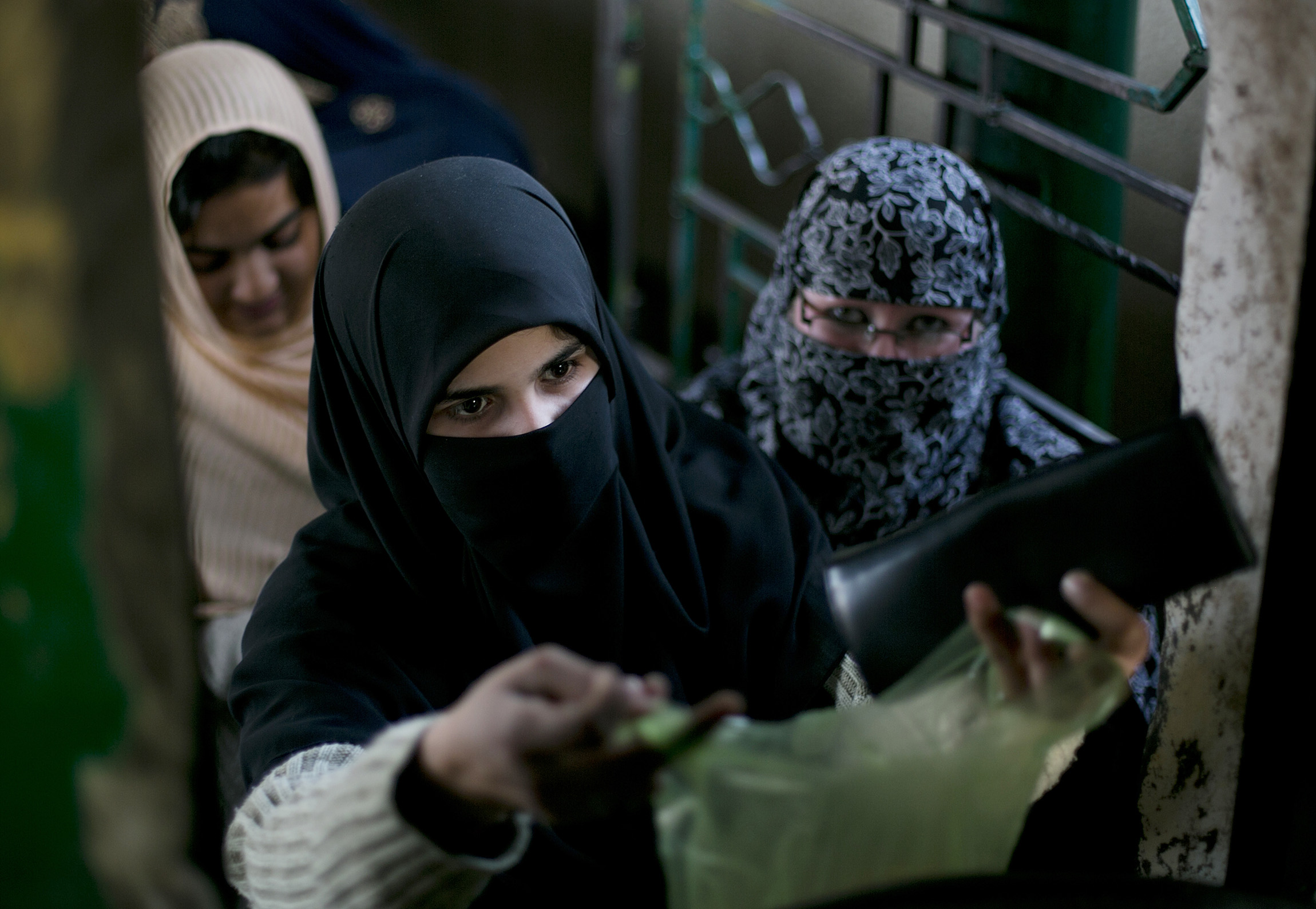 Pakistani board advises allowing wife beatings