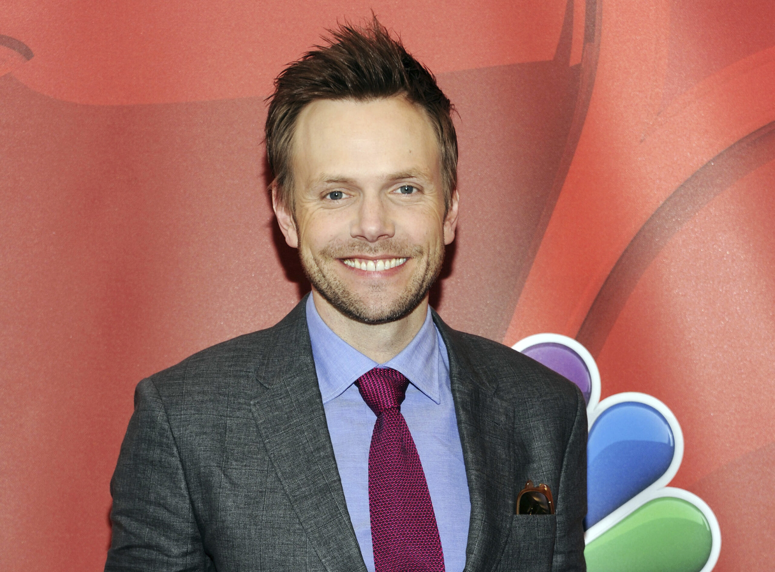 Joel McHale to headline White House correspondents’ dinner