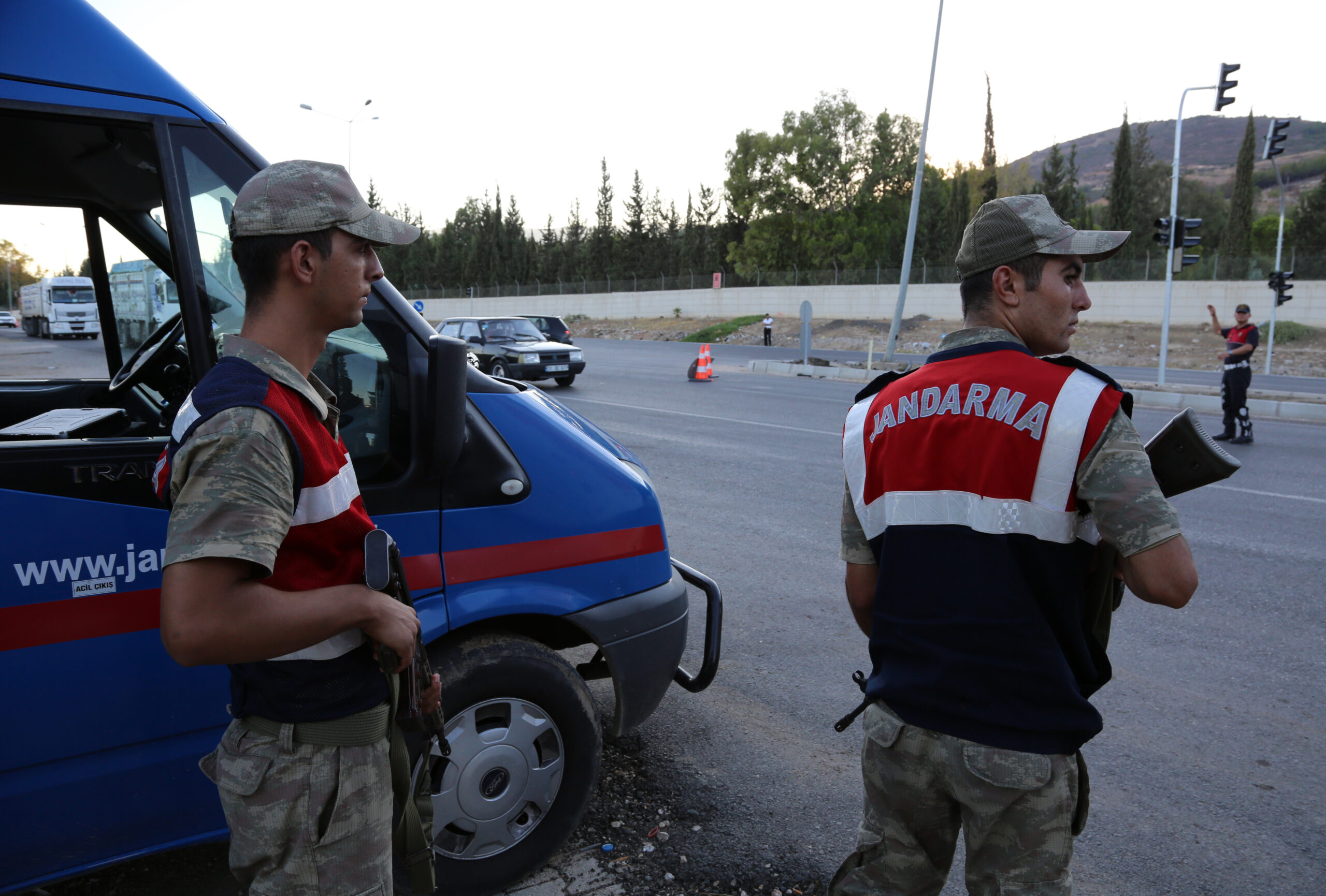 Turkey cracks down on oil smuggling linked to IS