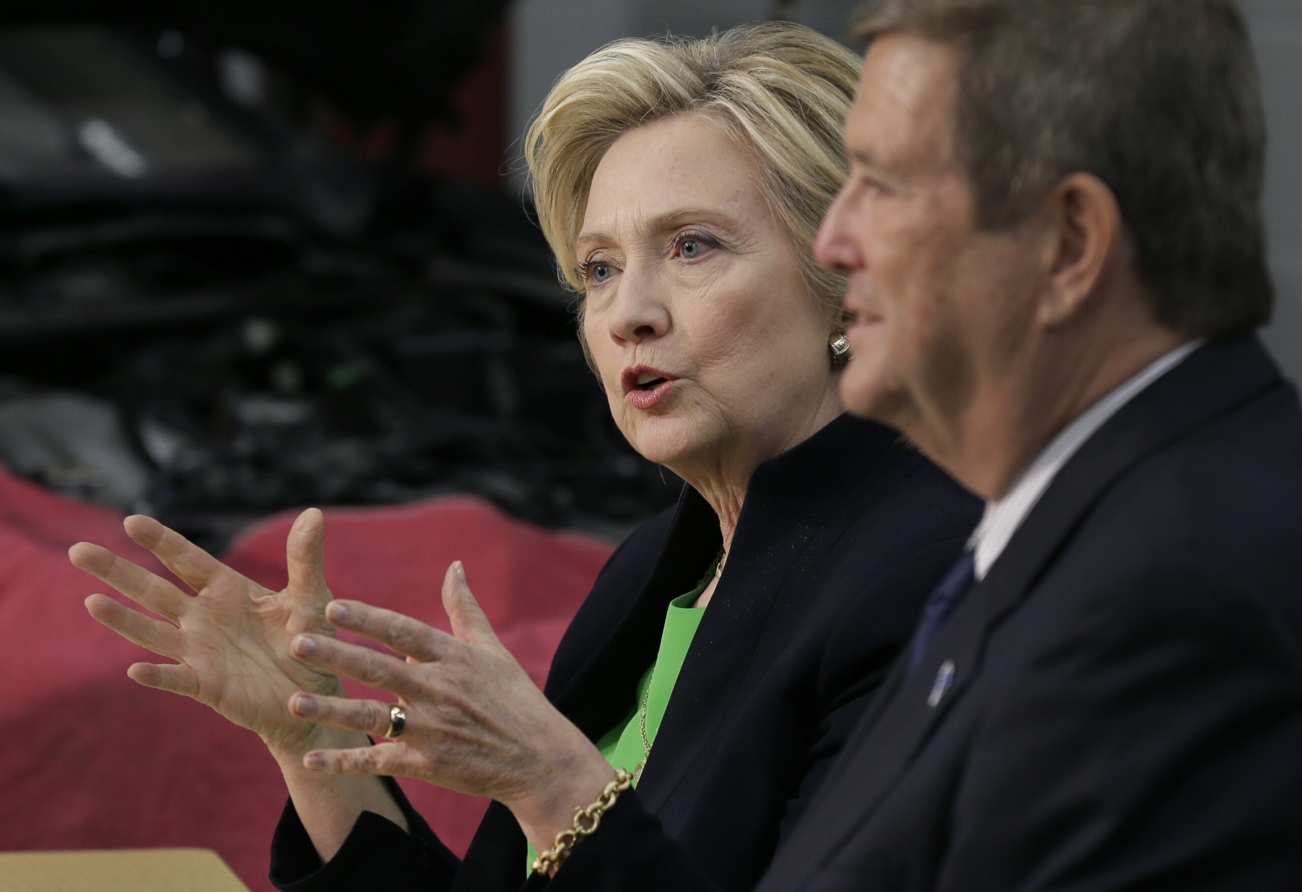 Clinton says Iowans see value of Common Core