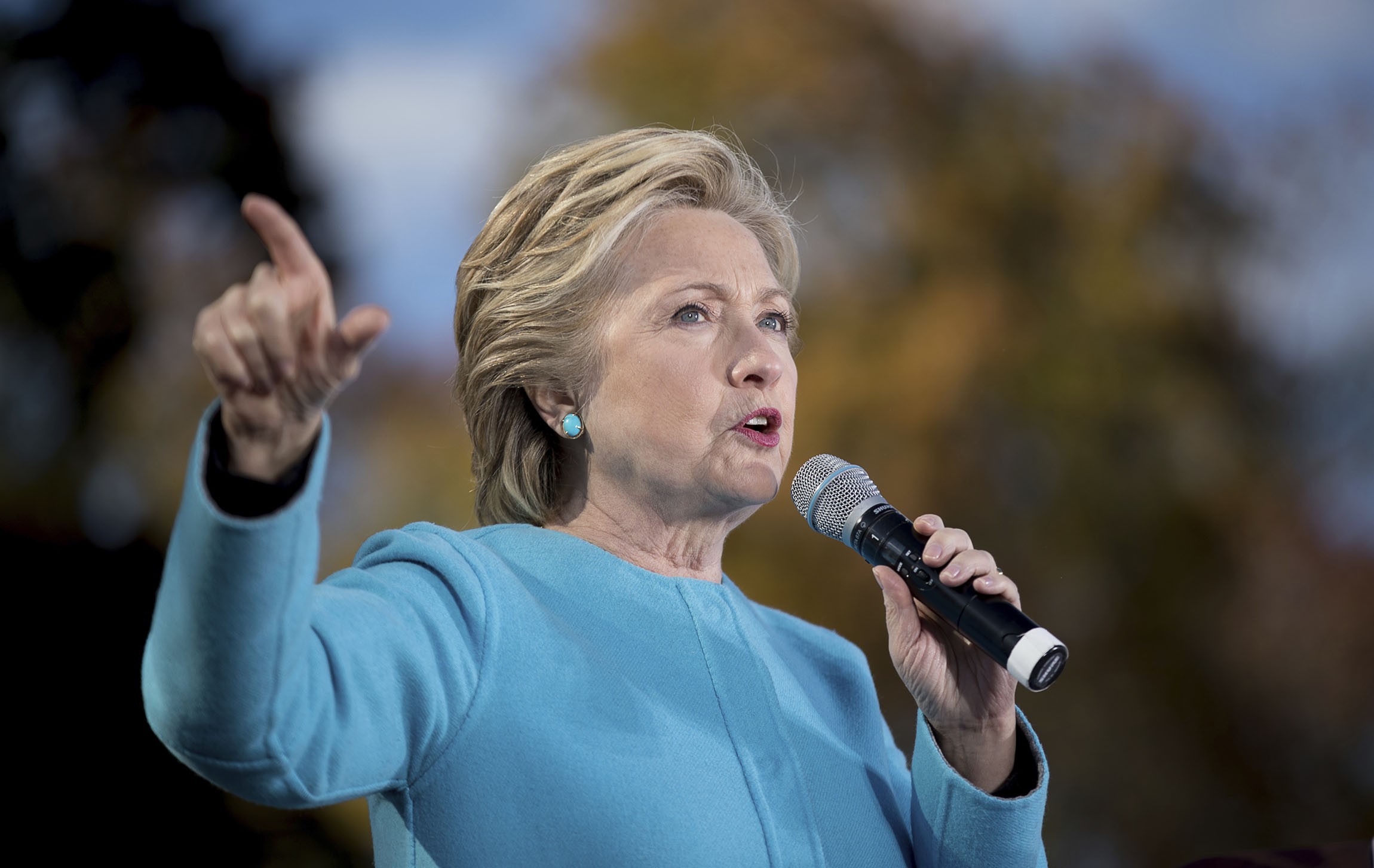 Clinton campaign opens up new offensive against down-ballot Republicans