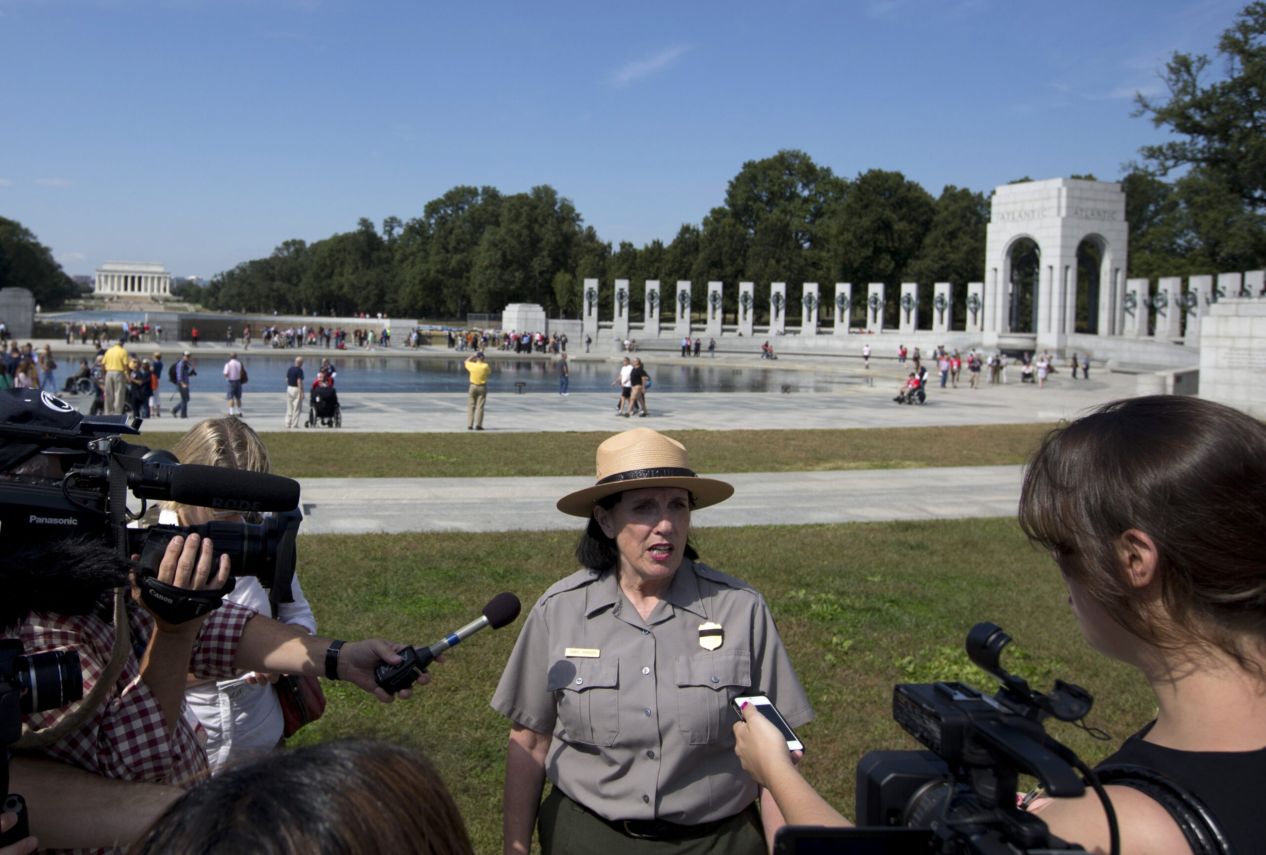 More World War II vets planning to storm memorial barricades