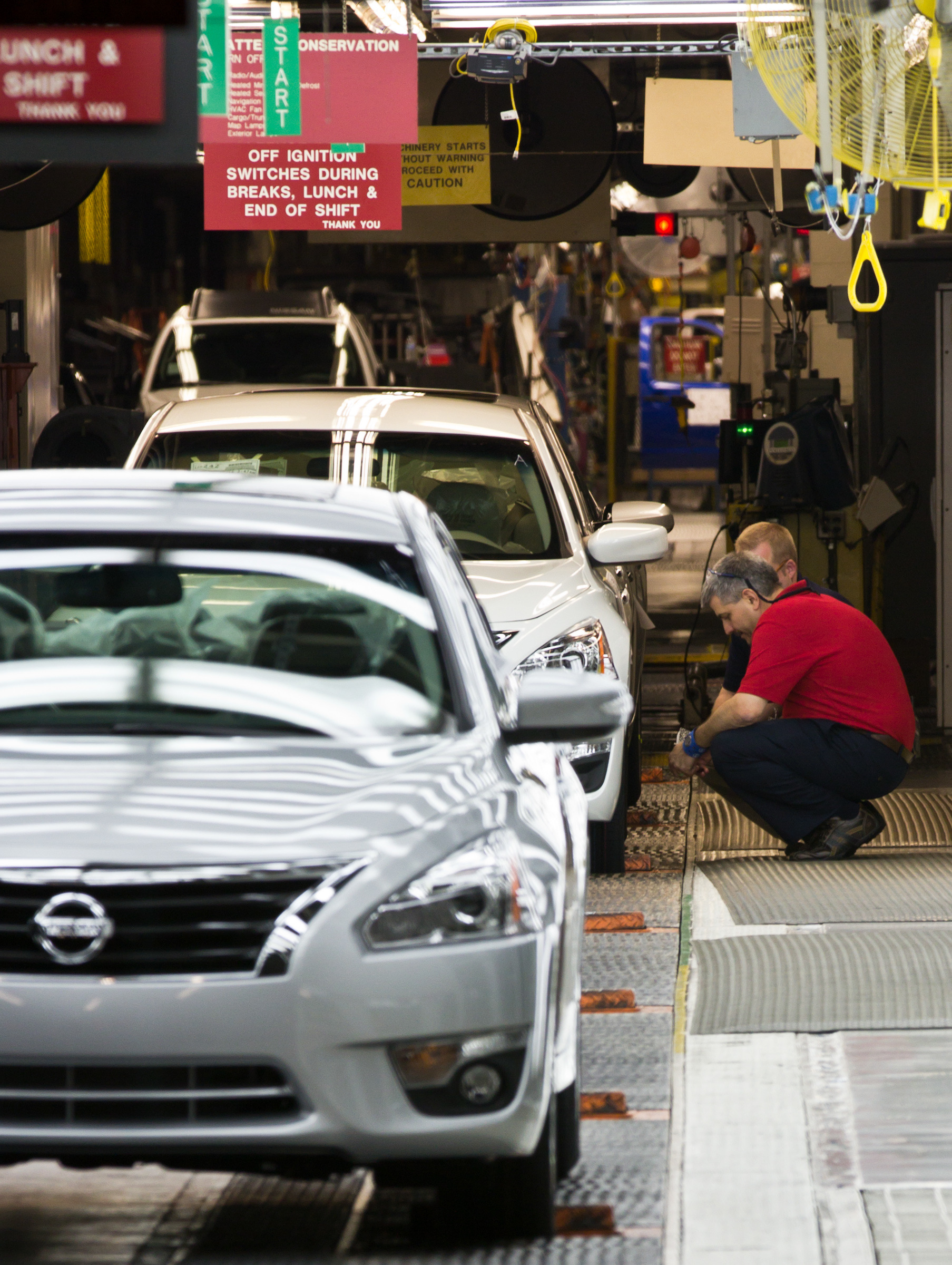 Reports: Manufacturing and construction expand