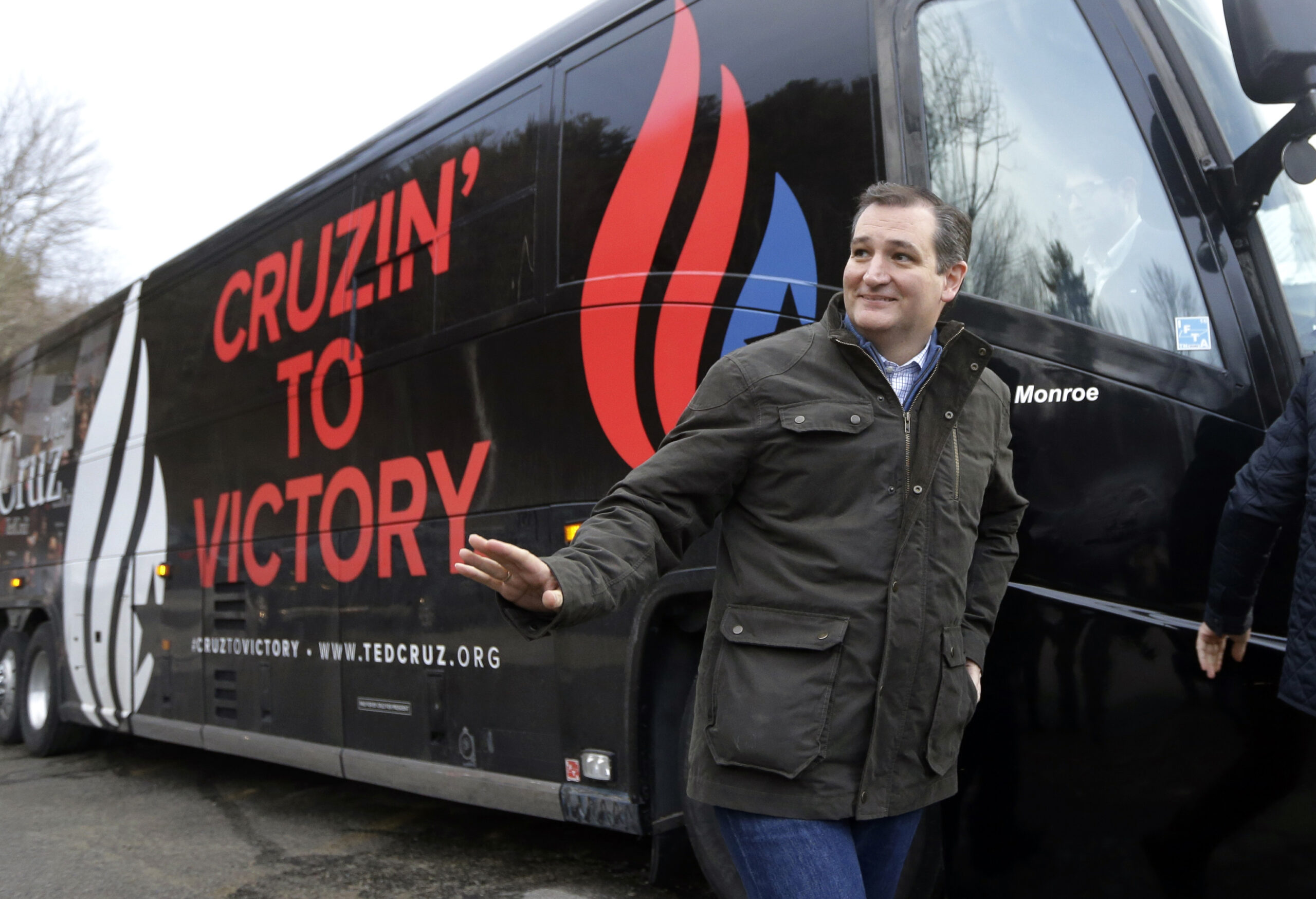 Cruz channels Sanders, seeks N.H. converts