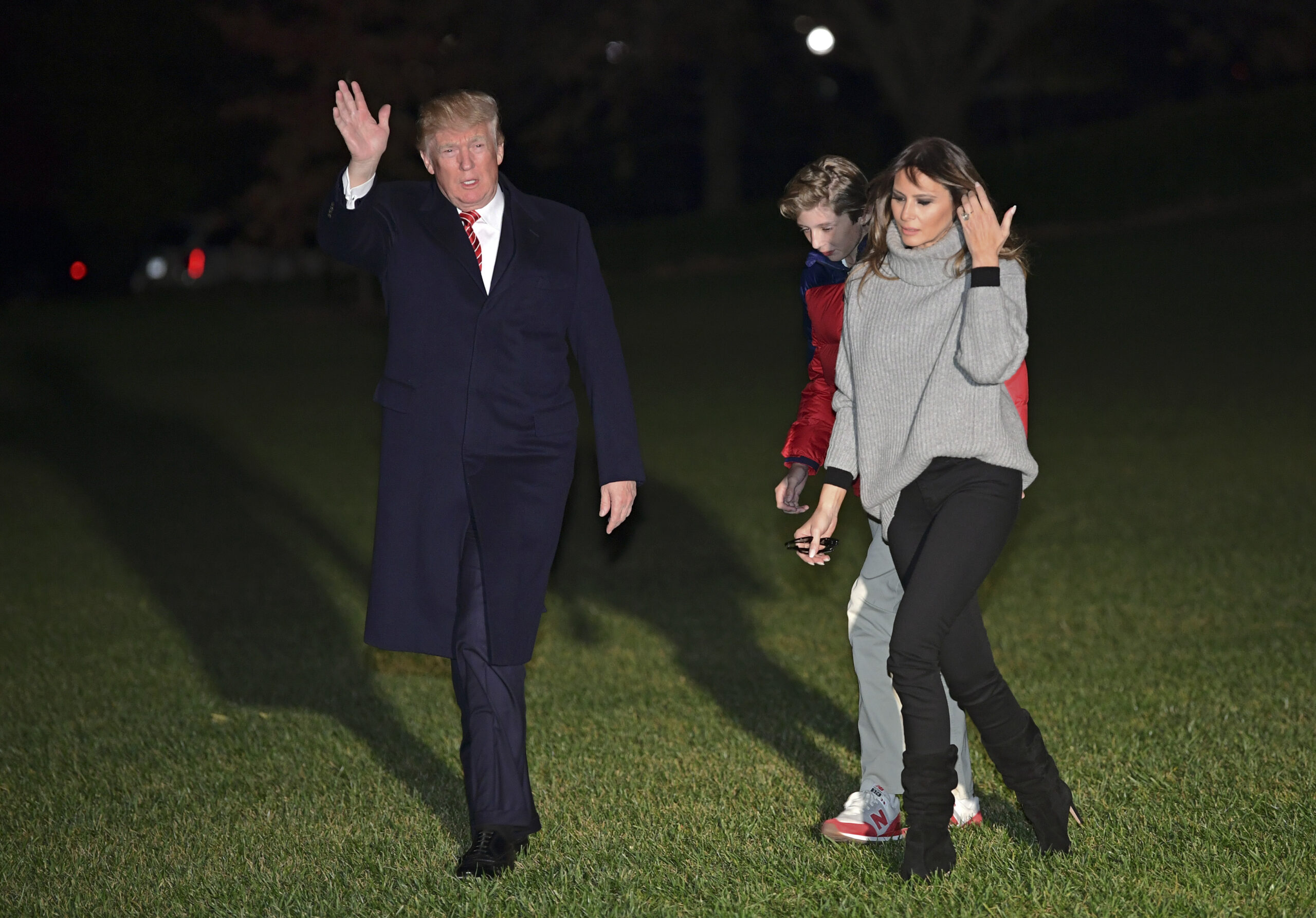 Trump announces his return to DC with a push for movement on tax reform