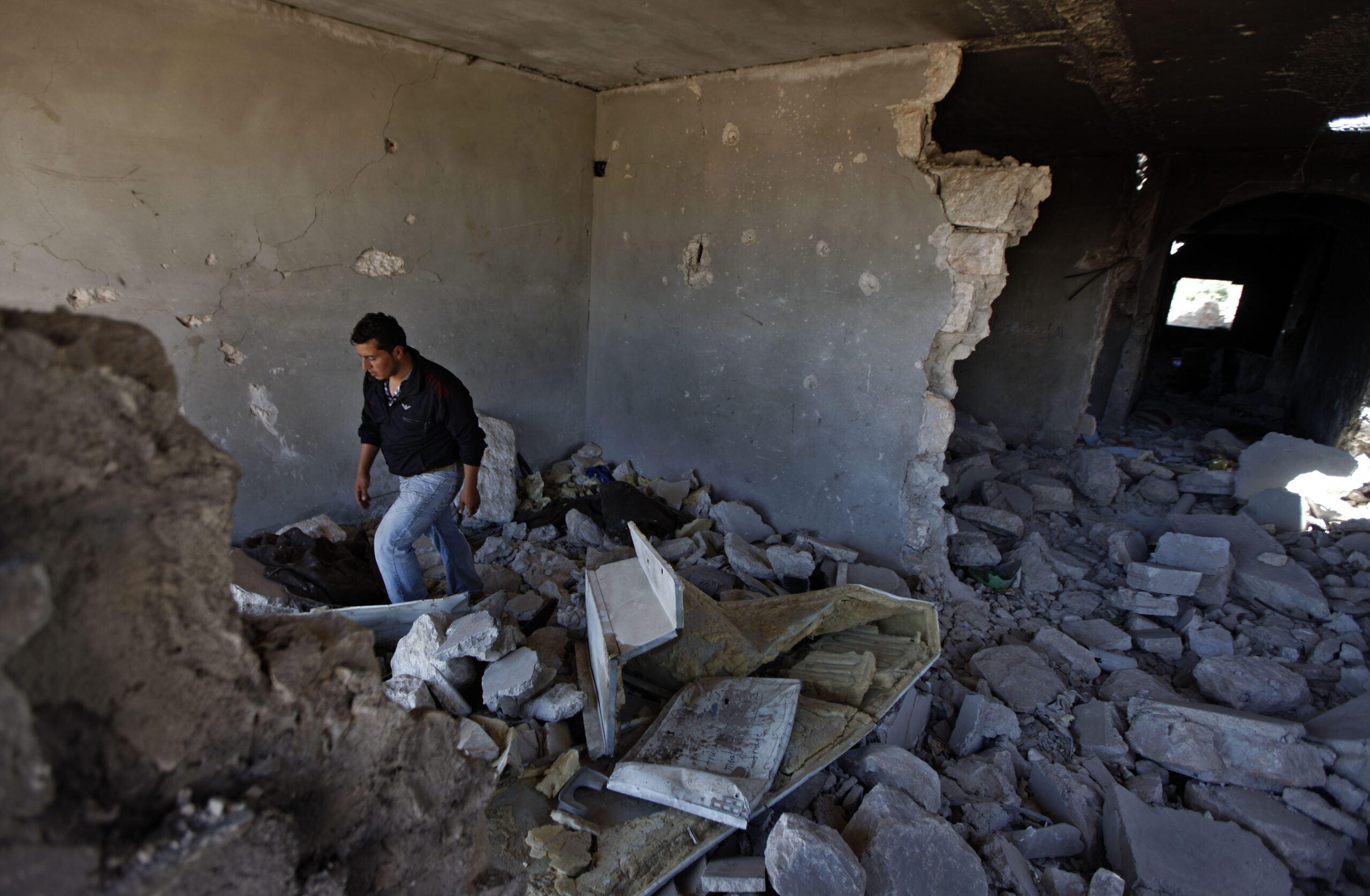 EU to Syrian regime: No more caviar, fancy cars