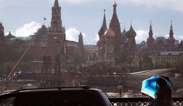Senate advances bill that could sanction Russia over 2016 election