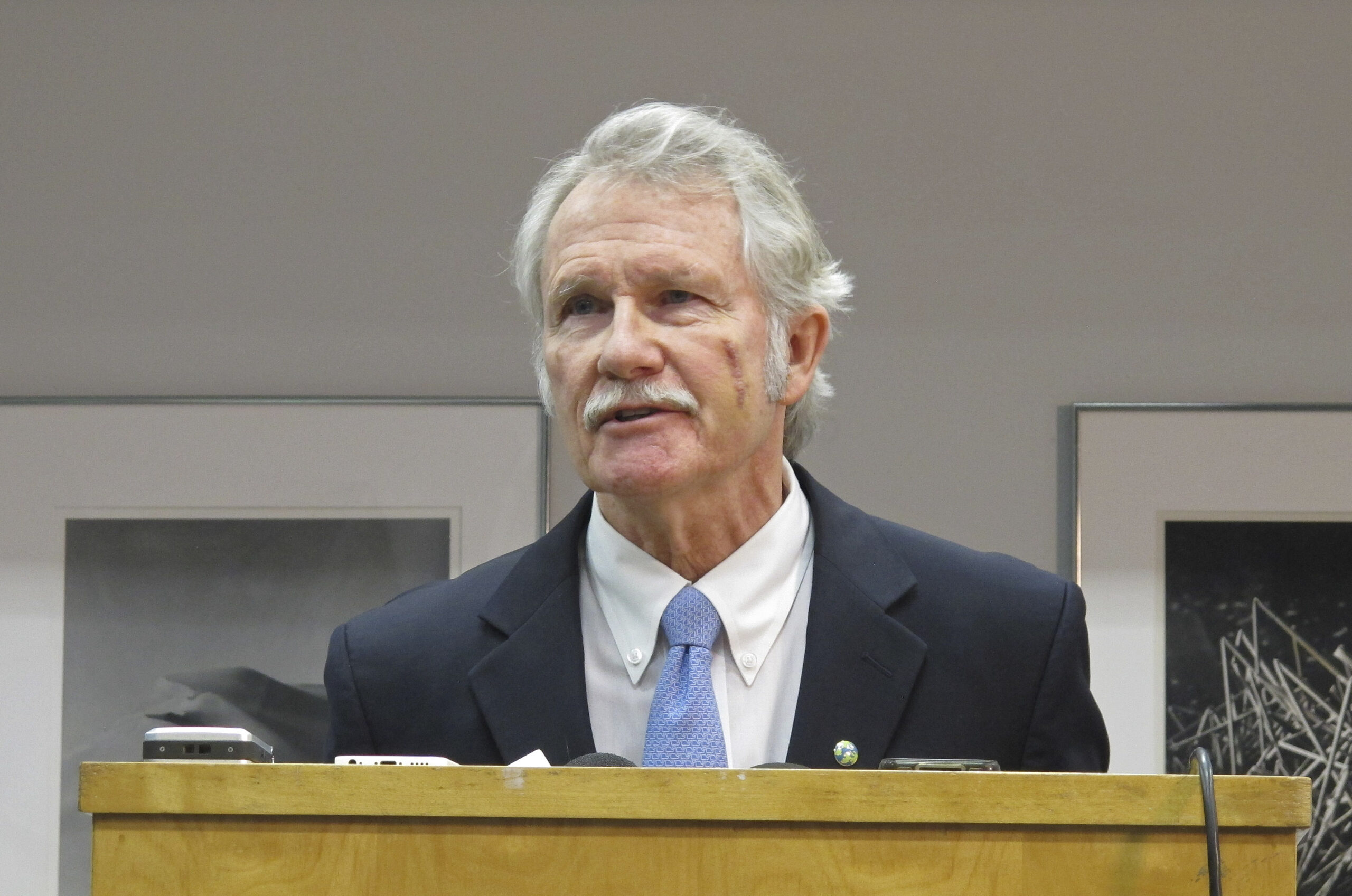 Conservatives to use Ore. governor’s downfall to attack clean energy