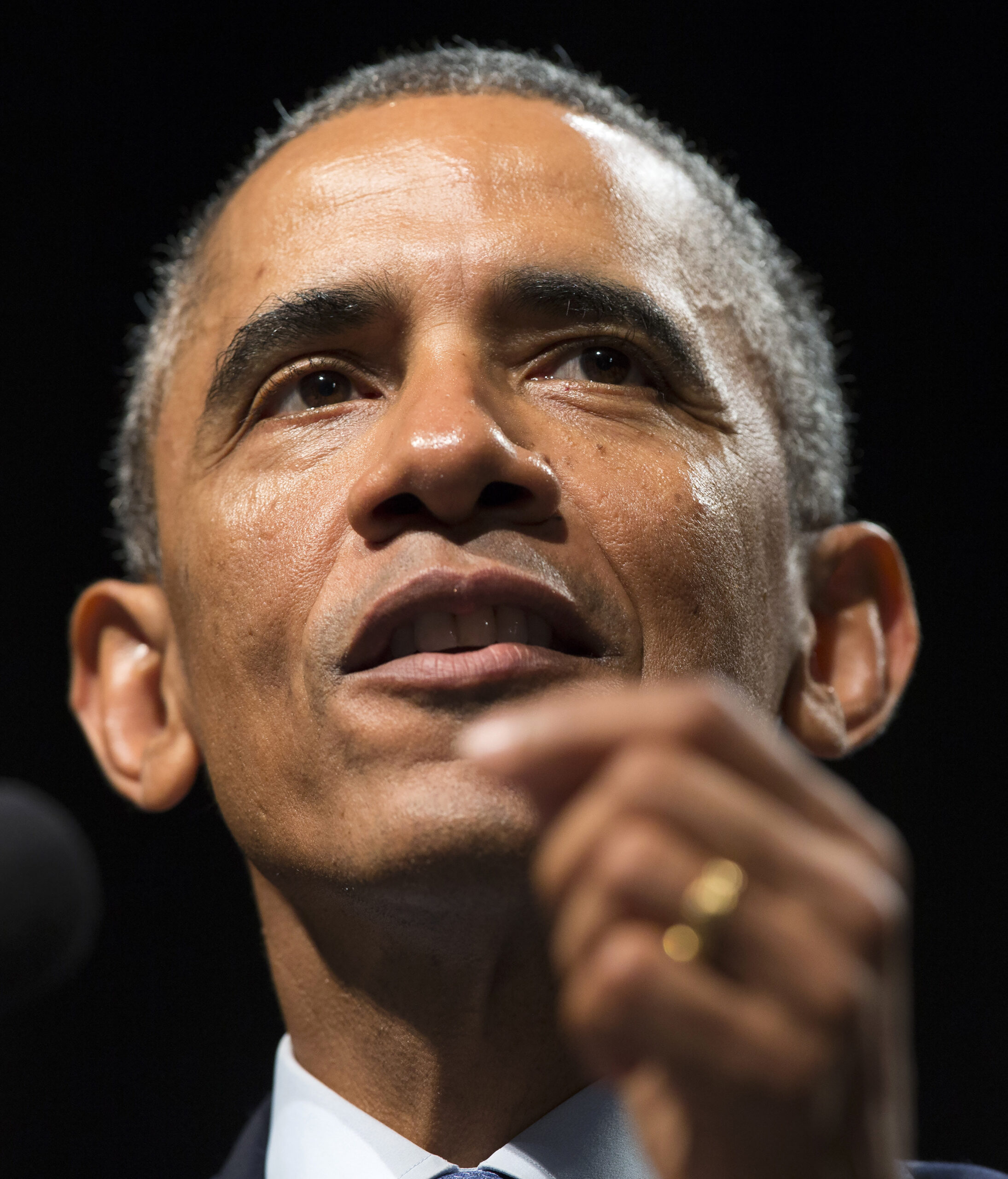Obama touts economic gains under his watch