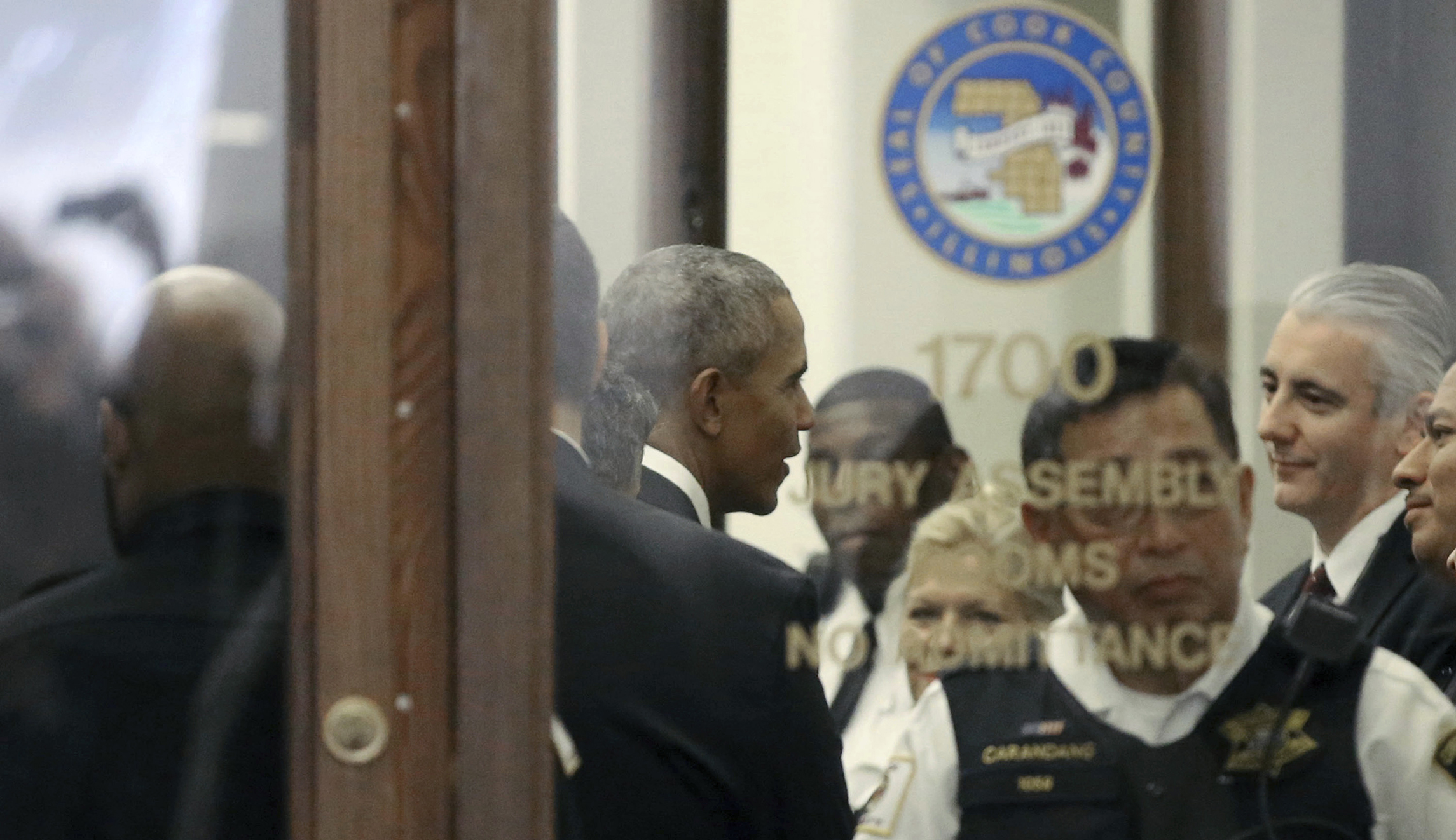 Barack Obama spotted reporting for jury duty: Watch