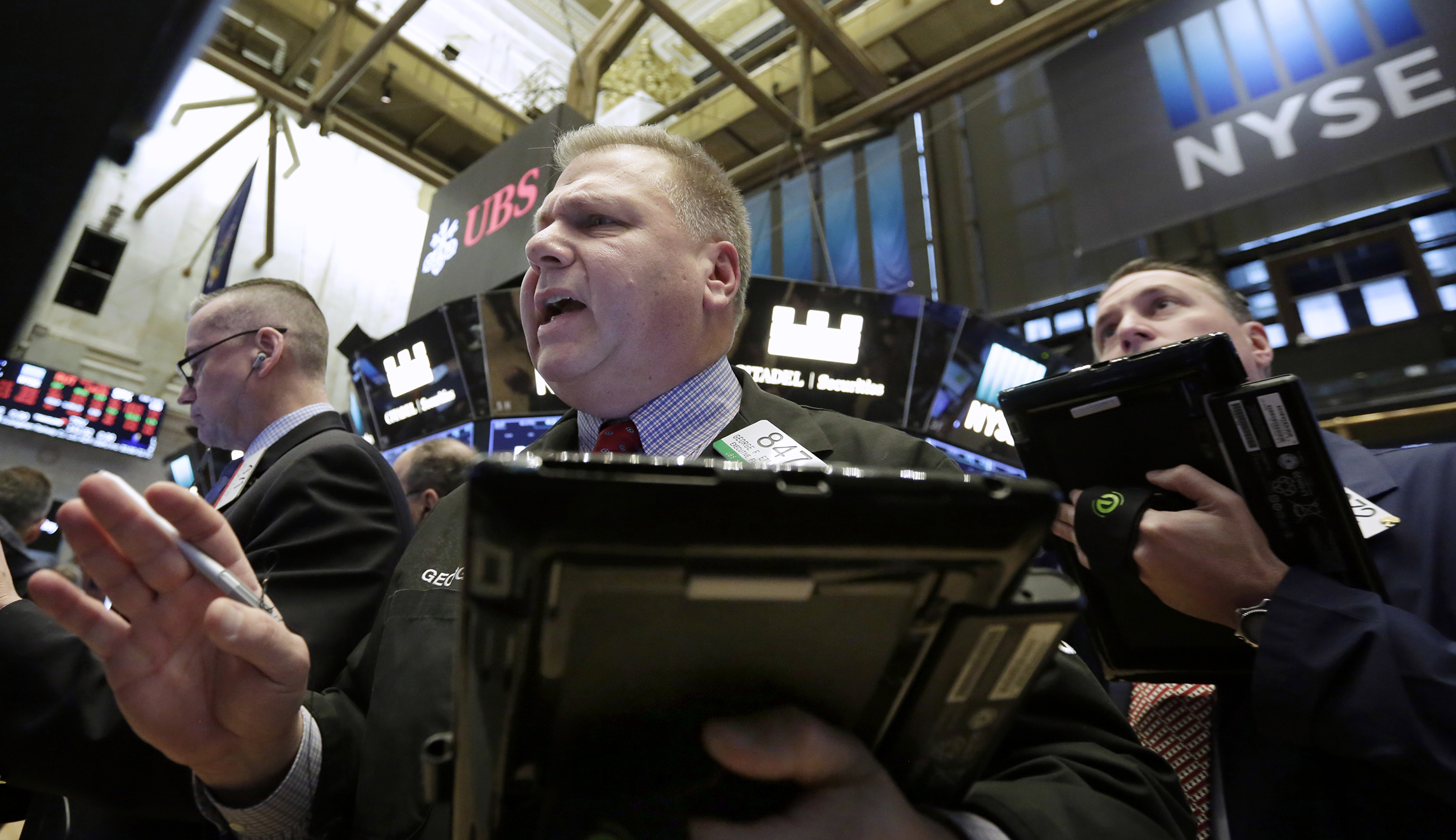 Dow again plunges 1,000 points, down 10 percent from January high