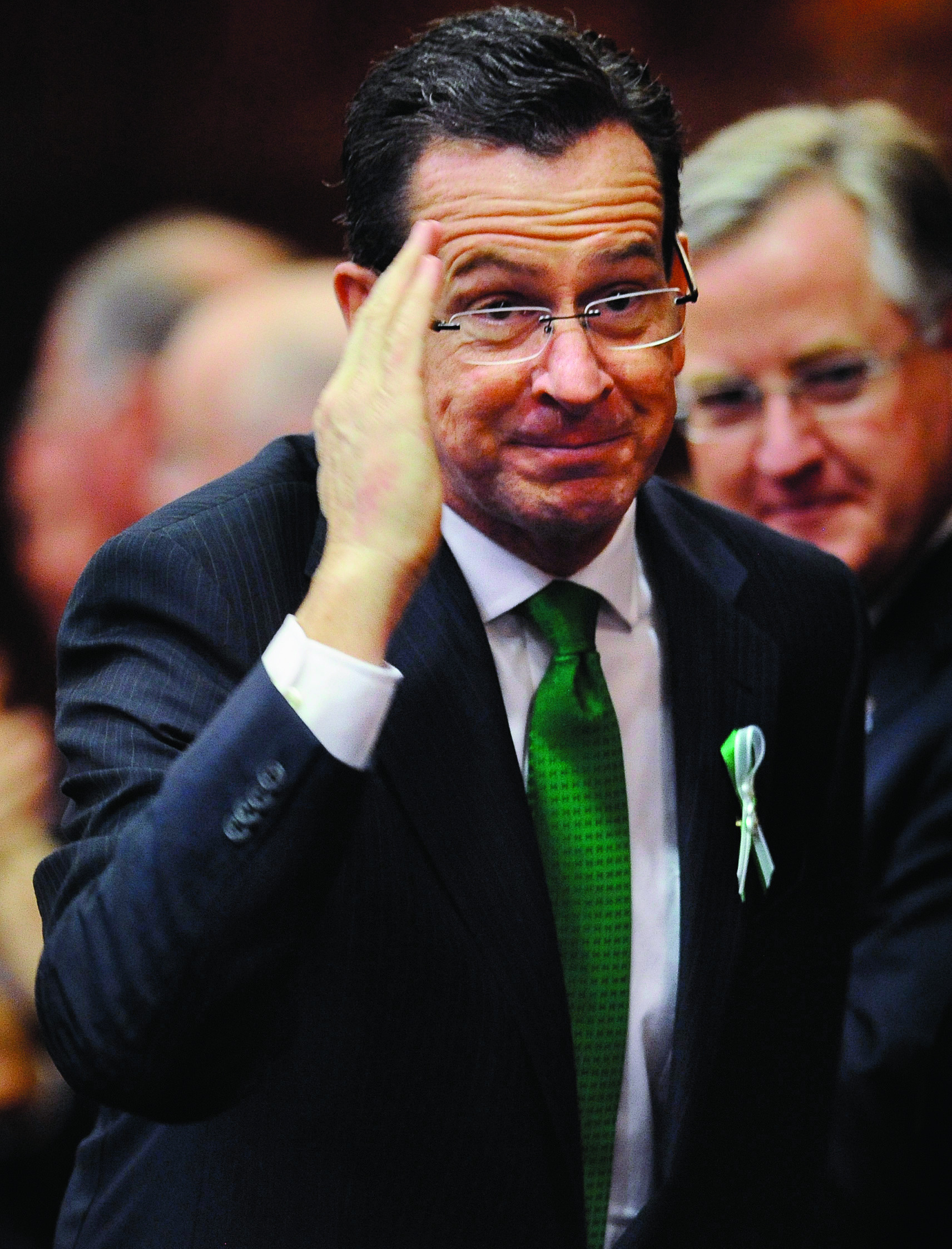 Connecticut moves cautiously on guns in Newtown’s wake