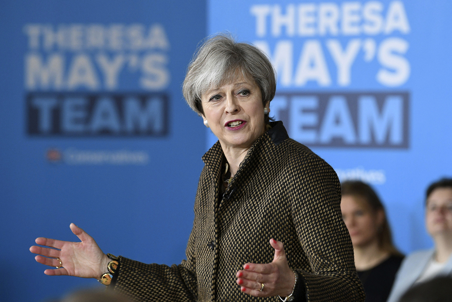 Theresa May suspends campaign for re-election after Manchester bombing