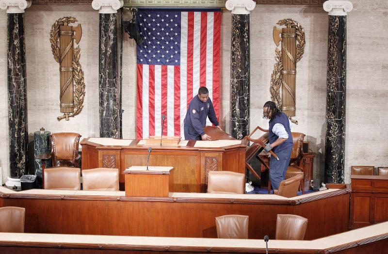Obama to strike partisan tone in State of Union