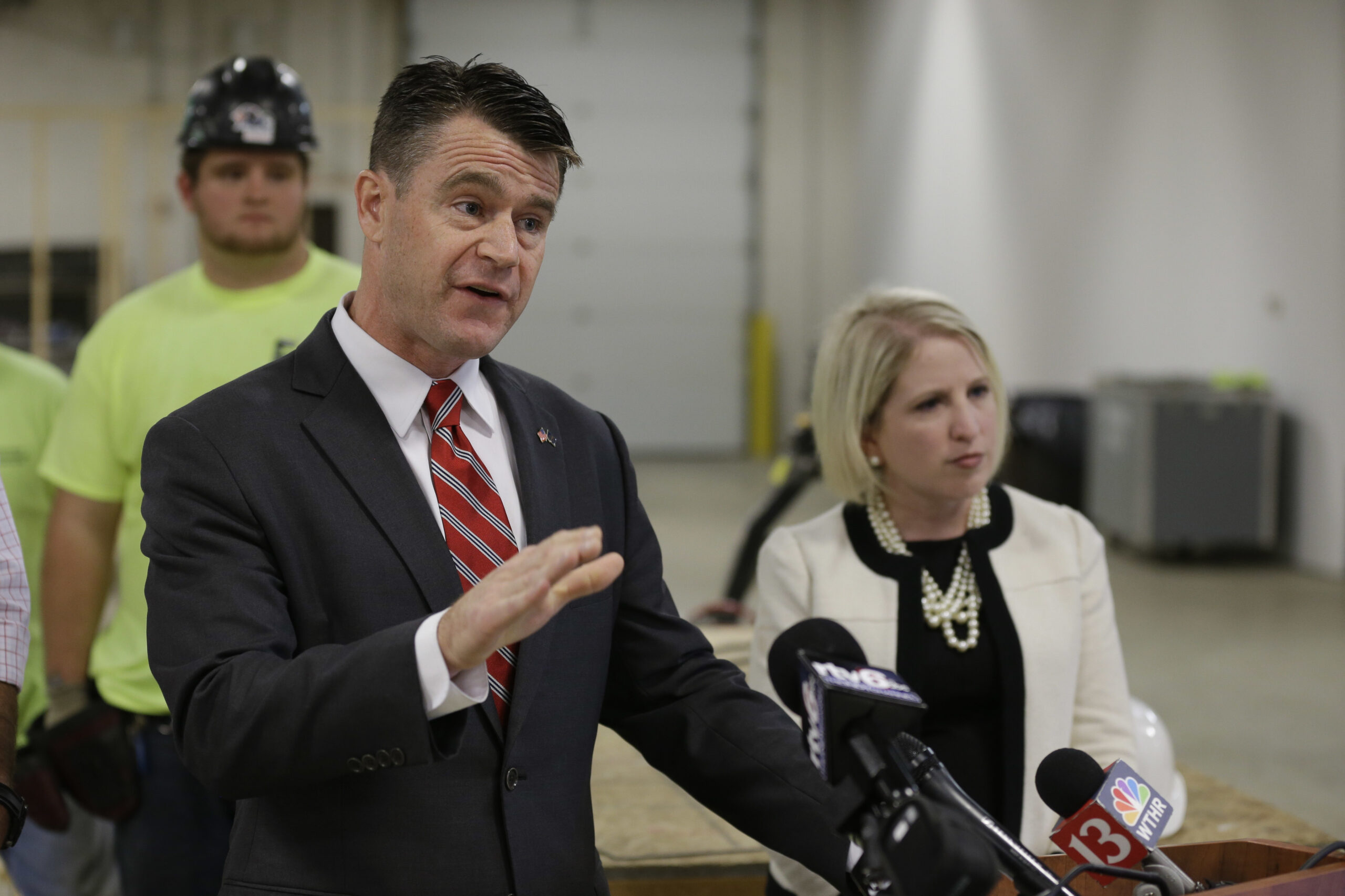 Poll: GOP closing gap in Indiana Senate race