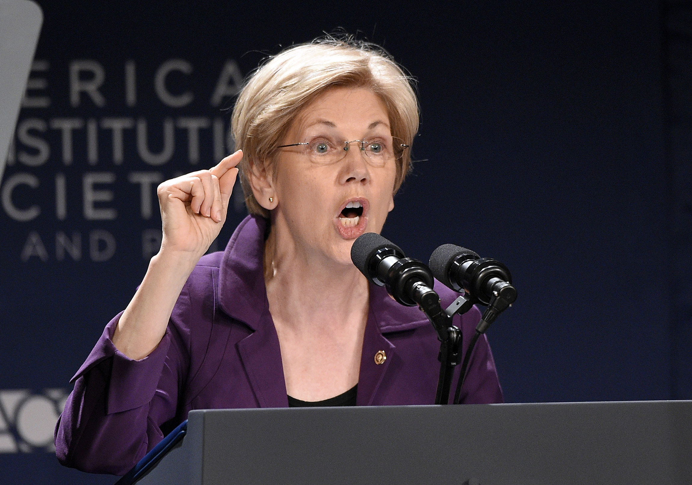 Sticks and stones: Warren attacks ‘wannabe tyrant’ Trump