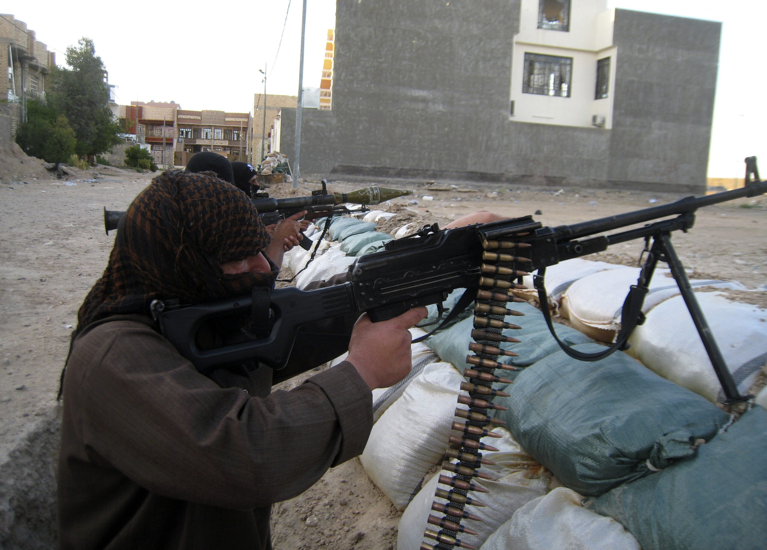 Gunmen attack Iraq military base, kill 10 soldiers