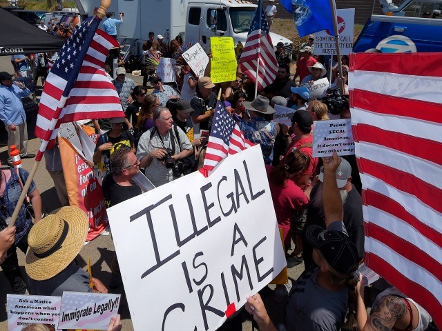 Poll: No, Obama doesn’t have authority to grant amnesty
